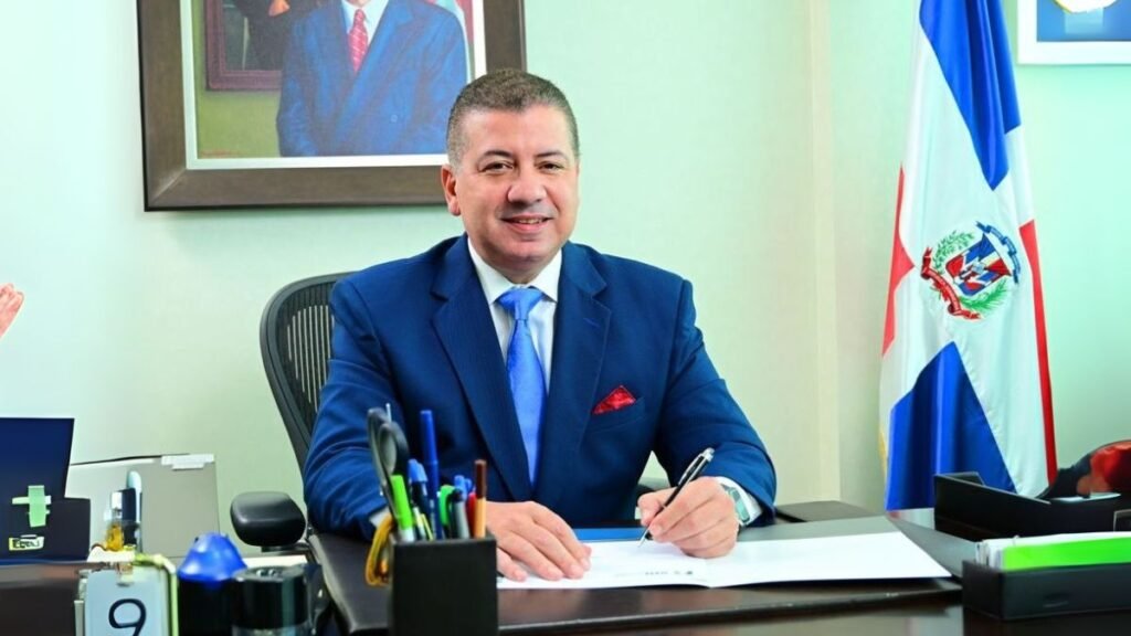 César Fernández: "El Presupuesto 2025 es un maquillaje que no resuelve la crisis económica del país"