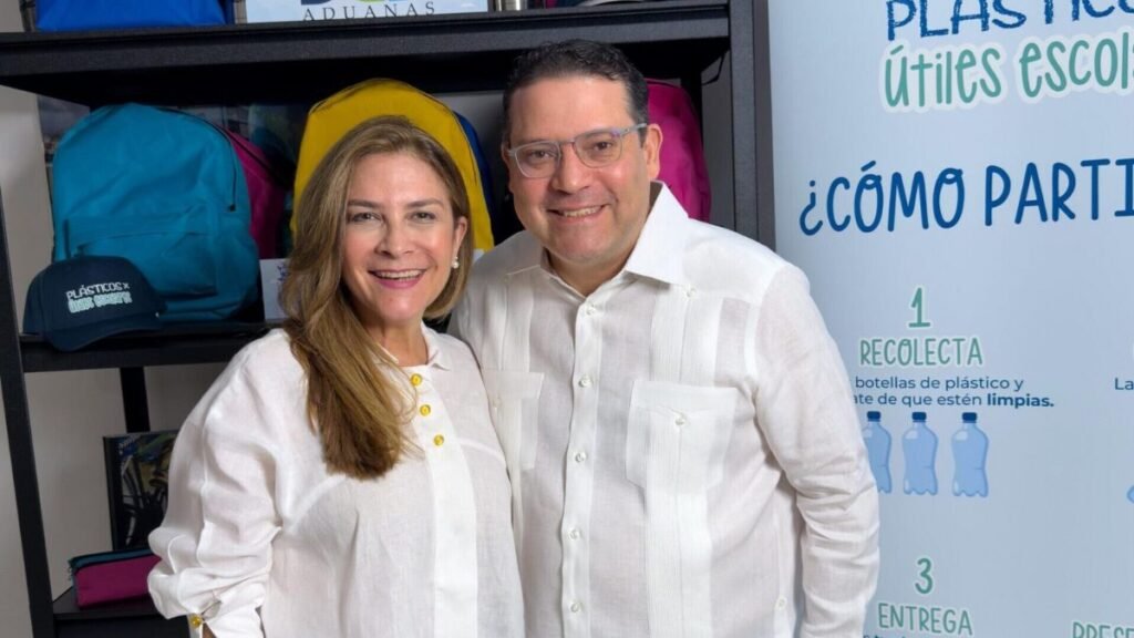 Carolina Mejía y Yayo Sanz Lovatón Impulsan Iniciativa Ambiental y Educativa: Canje de Plásticos por Útiles Escolares