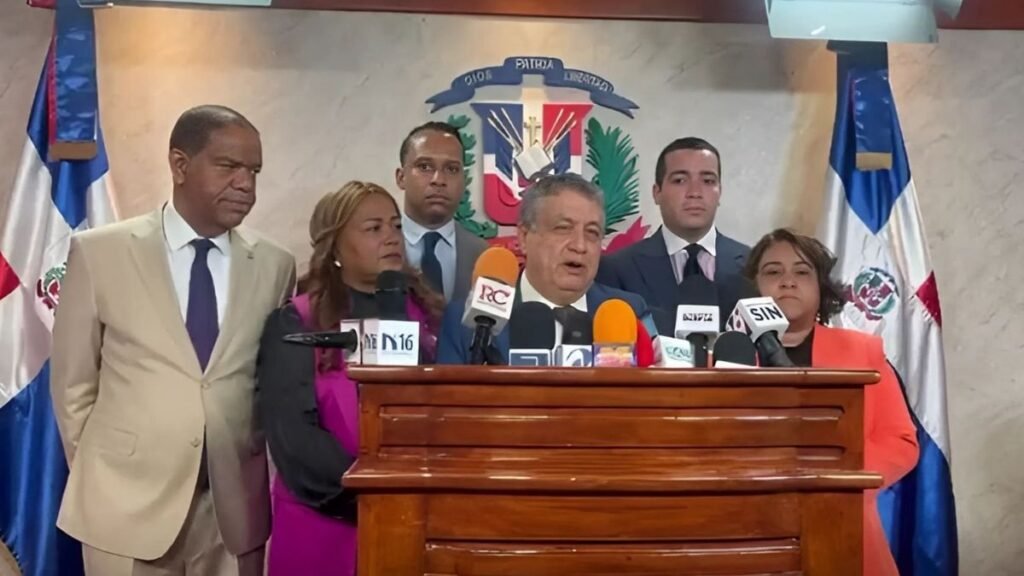 PLD acusa a la Fuerza del Pueblo de presionar a sus simpatizantes para cambiar de partido