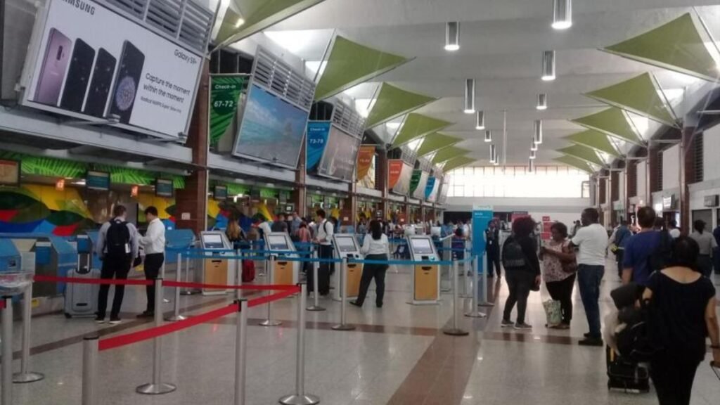 Falla eléctrica paraliza vuelos en el Aeropuerto Internacional de Las Américas