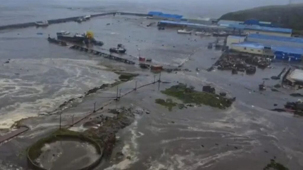 Fuerte sismo de magnitud 7.2 sacude la costa de la península rusa de Kamchatka