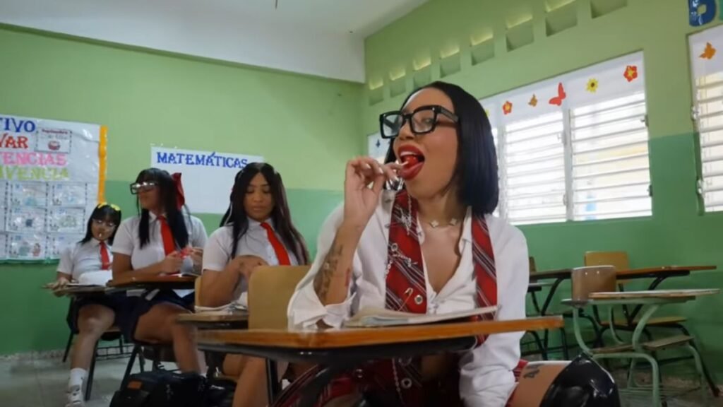 Video de CHUPAMELA- Shuupamela X Menor queen (Video Oficial)