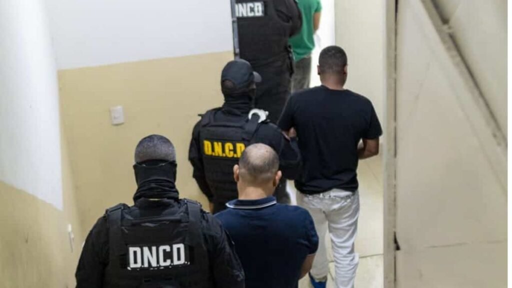 Tres dominicanos son entregados en extradición a autoridades de EE. UU.