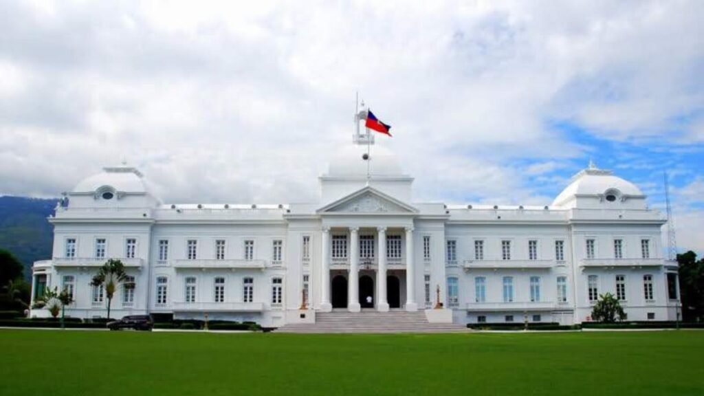 Gobierno de Haití celebra reunión clave en el Palacio Nacional, liberado temporalmente de pandillas