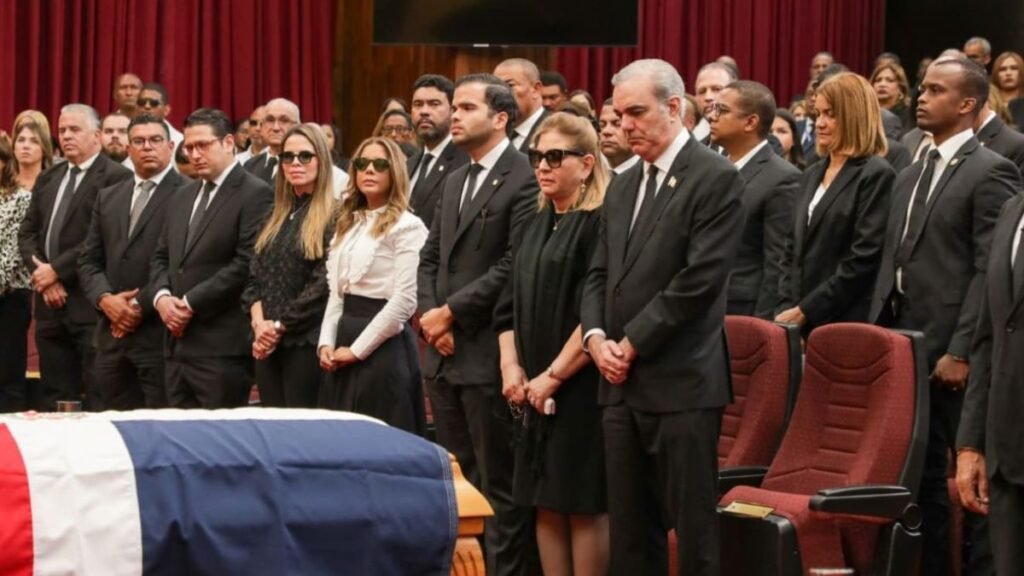 Abinader asiste a honras fúnebres de Vicente Sánchez Baret en el Congreso Nacional