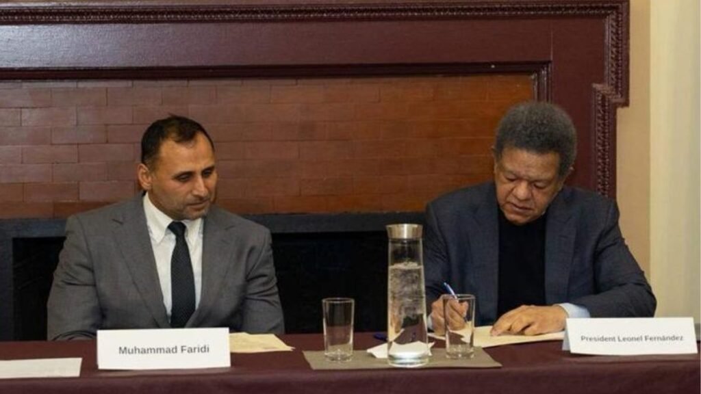 Leonel Fernández firma acuerdo de cooperación entre Funglode y Colegio de Abogados de Nueva York