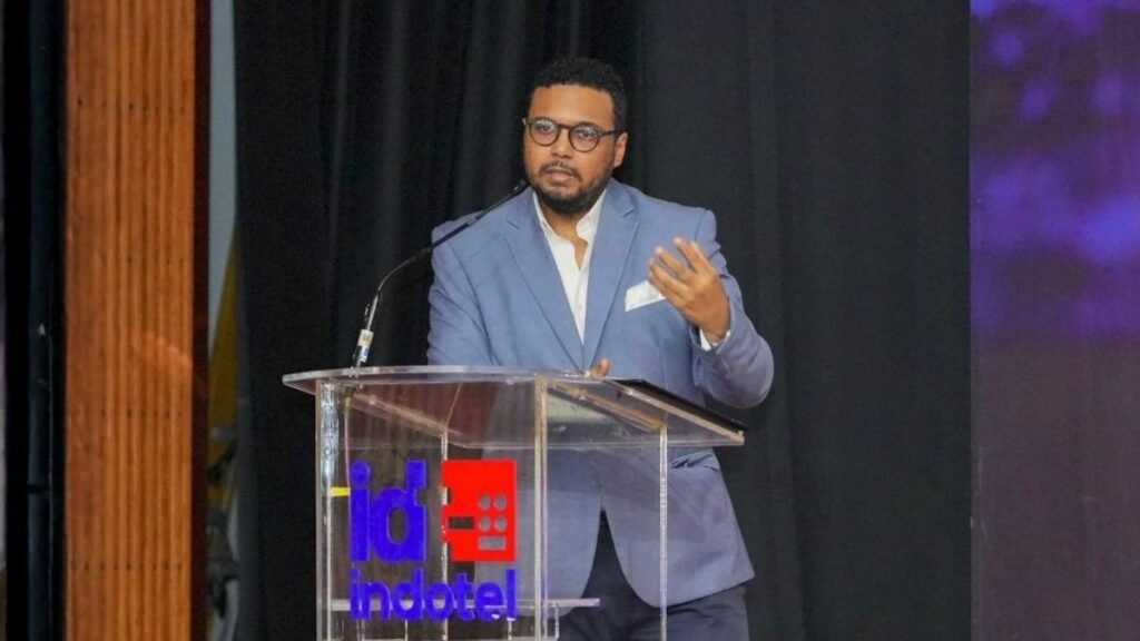 El arquitecto Sergio Cross expone sobre arquitectura y patrimonio en Nucleart 2025