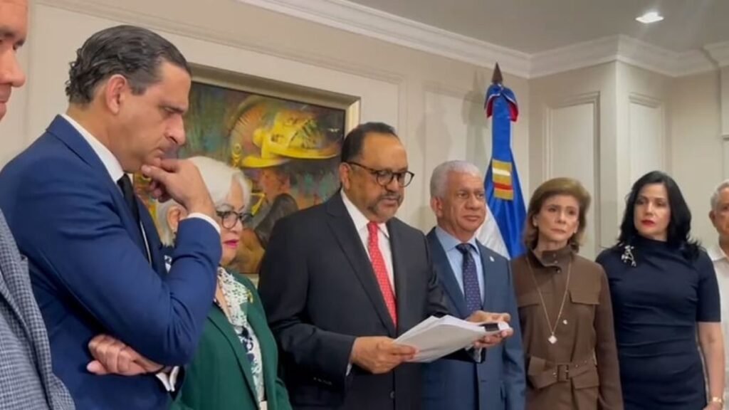 Gobierno deposita en el Congreso proyecto de reforma de la Policía Nacional