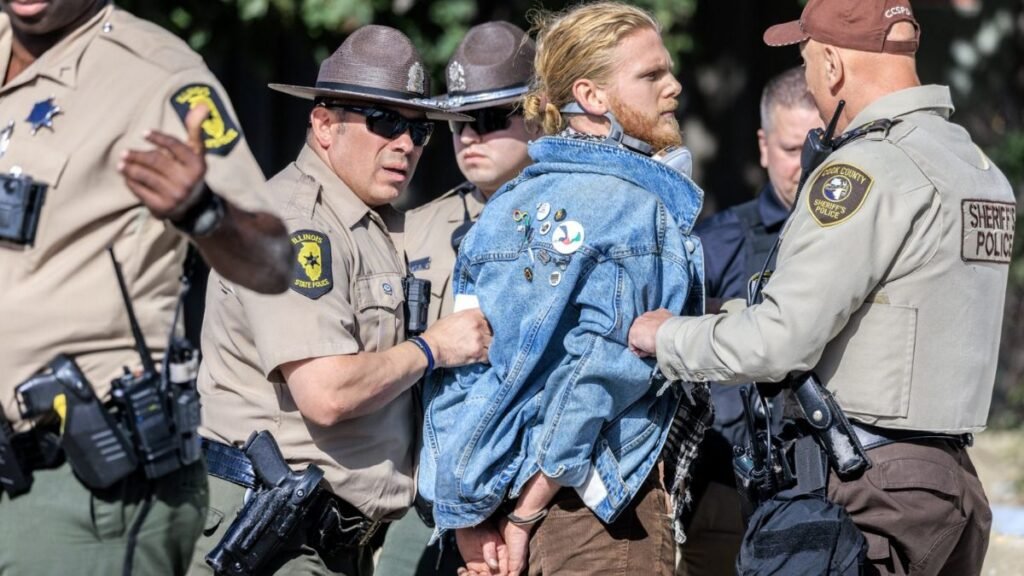 ICE detiene a unas 75 000 personas sin historial penal durante los primeros meses del gobierno de Trump