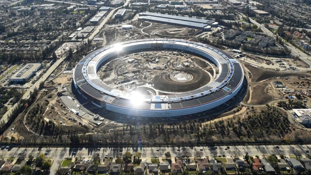 Apple sacude filas: adiós a cuatro altos ejecutivos y arranca una nueva era