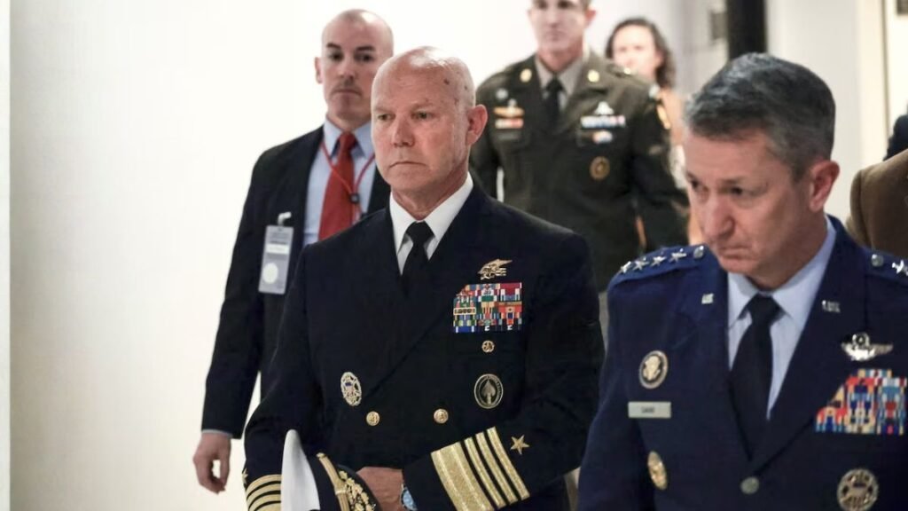 Almirante de EE. UU. Niega Orden de Asesinato a Supervivientes Tras Ataque a Lancha en el Caribe