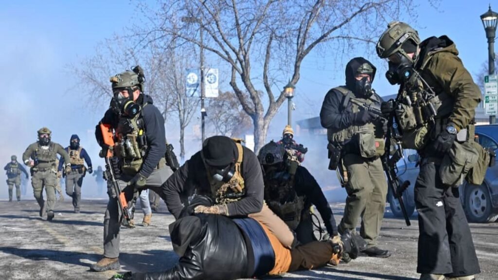 Hombre muere tras ser abatido durante operativo migratorio en Minneapolis