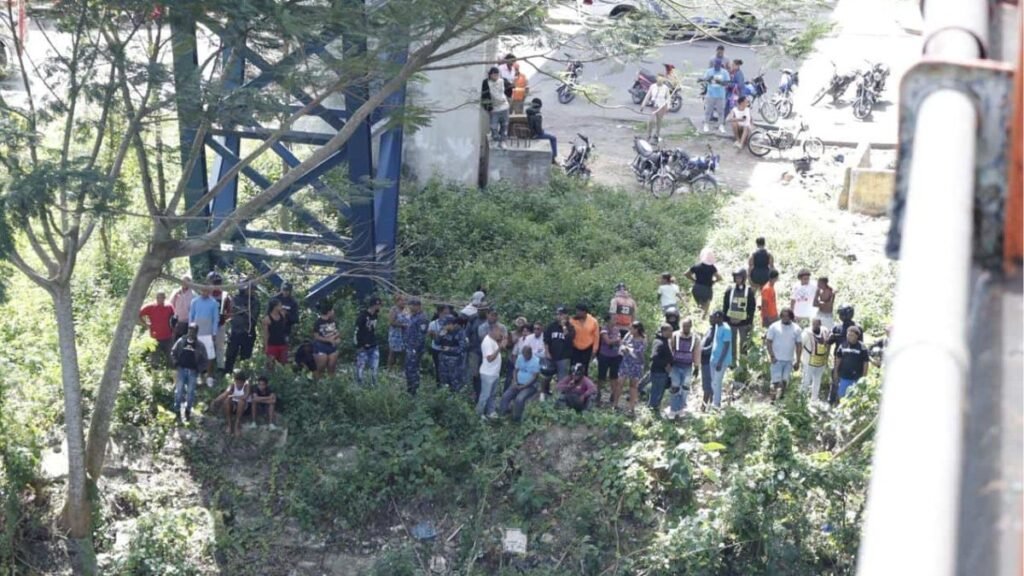 Autoridades intensifican búsqueda de menor arrastrado por crecida del río Isabela