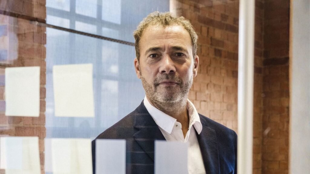 The Washington Post anuncia salida de su director ejecutivo tras despidos masivos