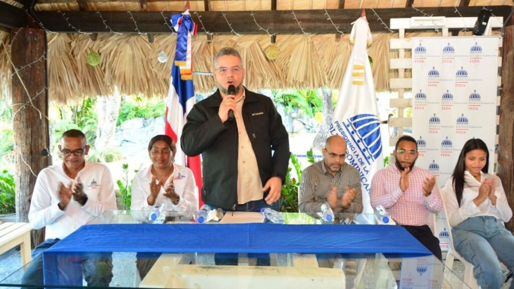 Empleados públicos denuncian que en el FEDA cobran cuotas para movimiento político y “monta a tu regidor”