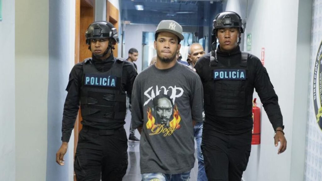 Se entregan tres hombres implicados en muerte a machetazos en El Almirante