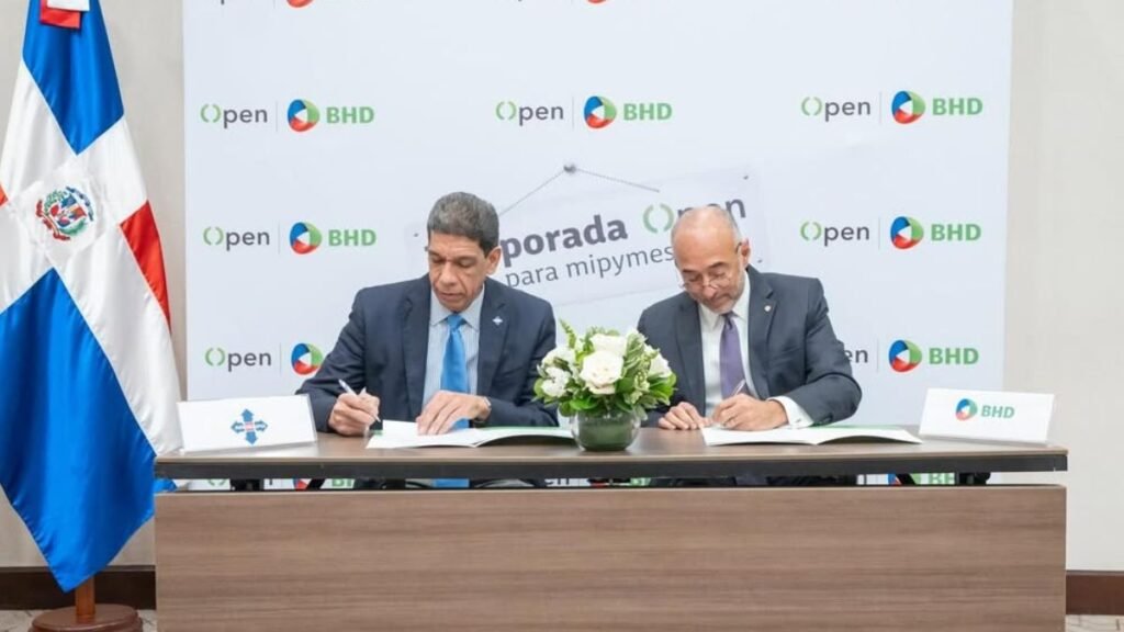 Banco BHD y ADOEXPO sellan acuerdo estratégico para impulsar exportadores dominicanos