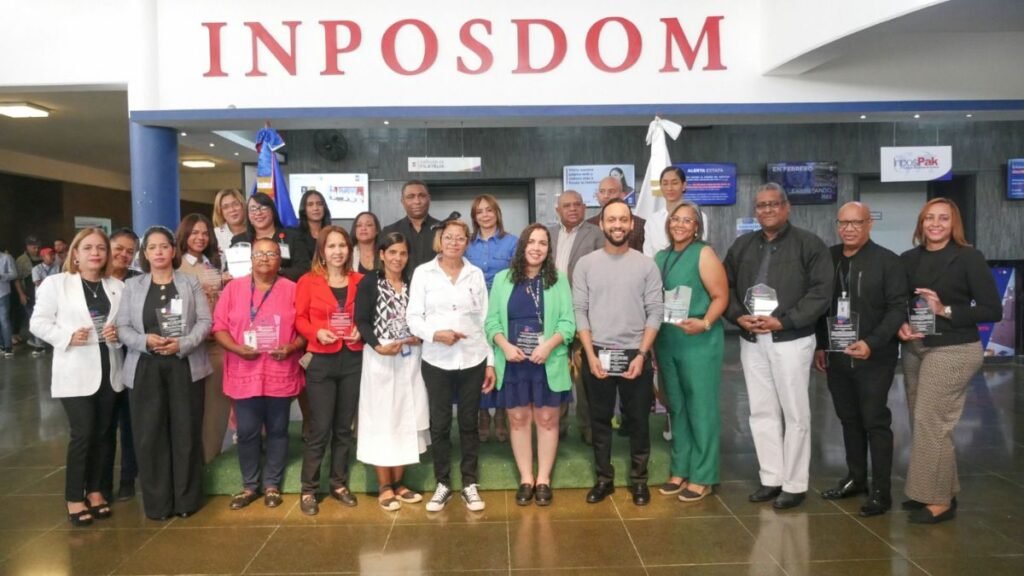 INPOSDOM reconoce a 23 colaboradores destacados por el Día Nacional del Servidor Público