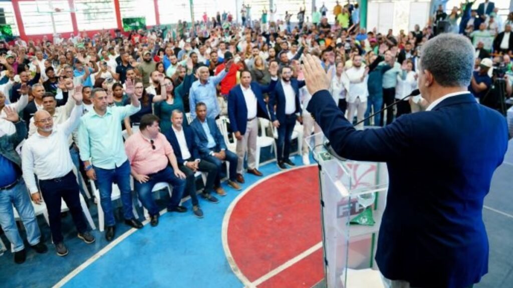 Dirigentes de peso del PLD en Santiago se integran a Fuerza del Pueblo