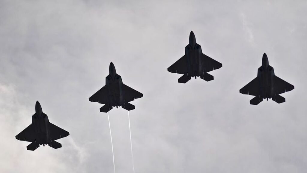 Fuerza Aérea de EE. UU. retira cazas F-22 del desfile aéreo del Super Bowl por misiones operativas