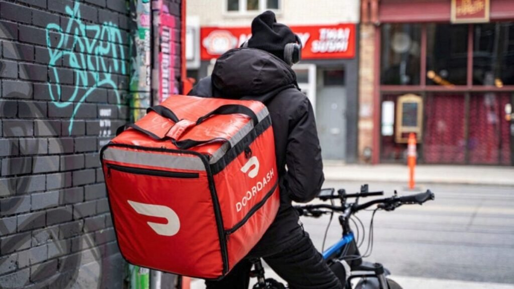 Cinco implicados son sentenciados por fraude de más de 2.5 millones de dólares contra DoorDash con pedidos falsos