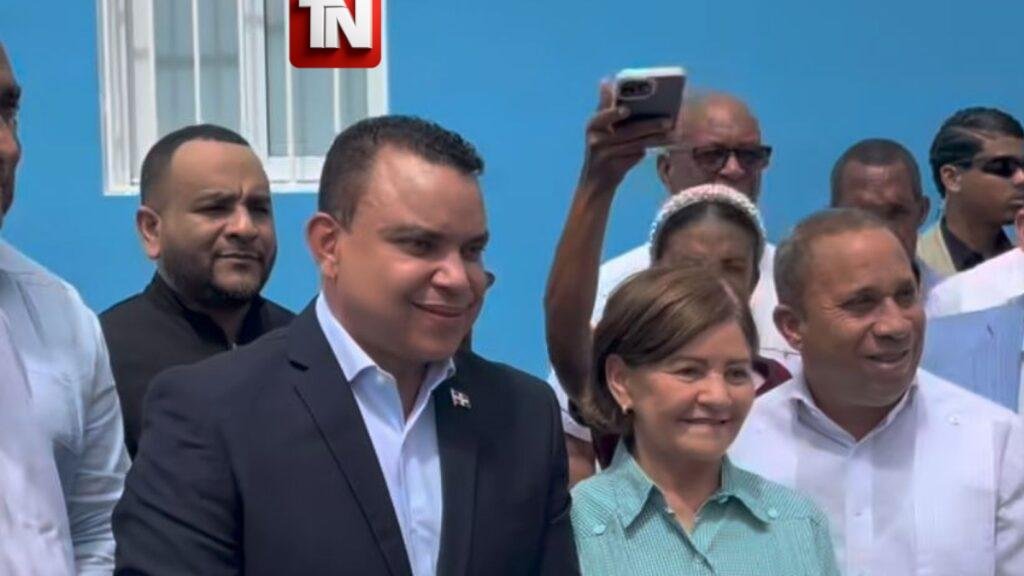 VICEPRESIDENTA RAQUEL PEÑA, JULIO CÉSAR LANDRÓN Y ALFONZO HERASME INAUGURAN CENTRO REMOZADO EN EL LIMONAL