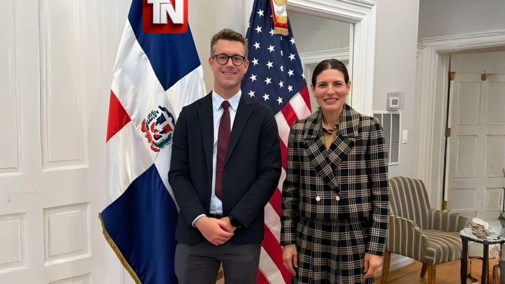 Embajadora dominicana impulsa inversiones en reunión con CEO de PriceSmart