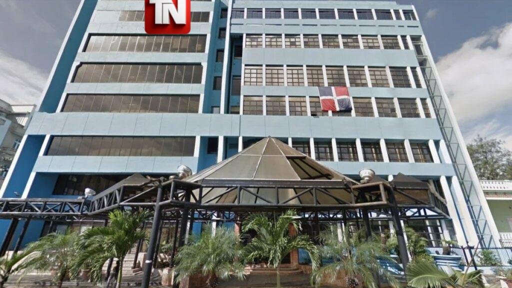 Telemicro eleva presión y exige al Gobierno respetar sus derechos sobre el Canal 3