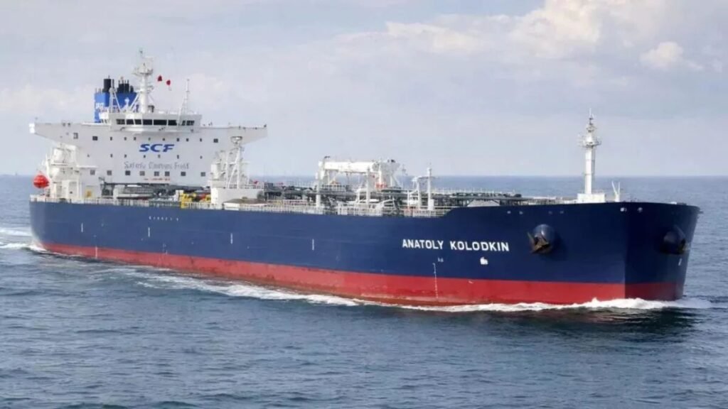 Petrolero ruso “Universal” se acerca al Caribe y Cuba figura como posible destino en medio de crisis energética