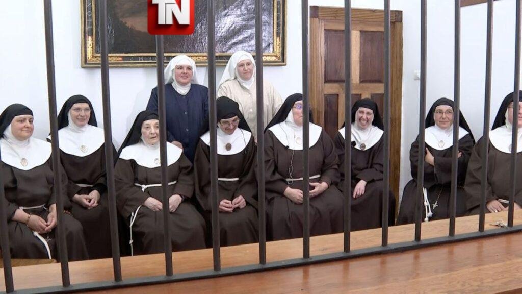 Exmonjas de Belorado rompen con la Iglesia católica, desconocen al Papa y abandonan convento antes del desahucio