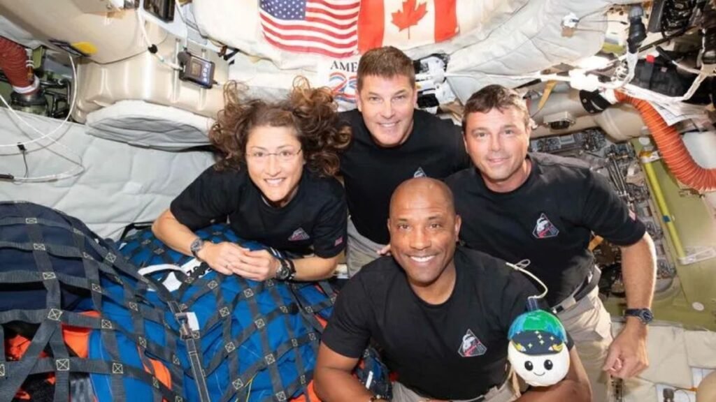 Astronautas de Artemis II resaltan unión del equipo y valor de la Tierra tras misión histórica