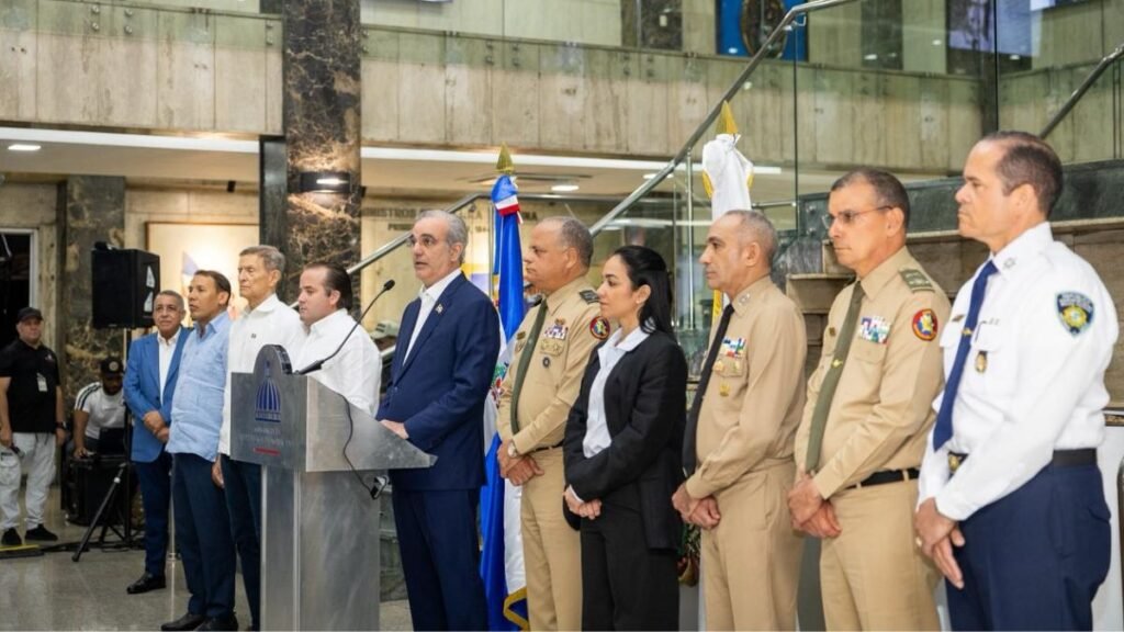 Abinader ordena despliegue militar total y eleva alerta en la frontera ante crisis en Haití