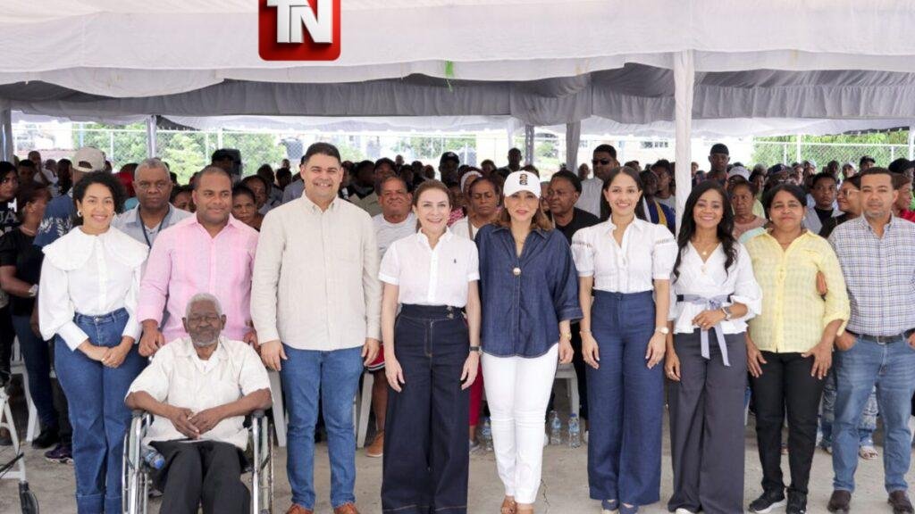 Gobierno entrega bono de emergencia a 1,481 familias afectadas por inundaciones en el Distrito Nacional