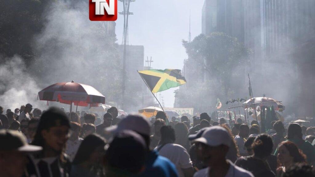 Miles se manifiestan en Brasil para exigir la legalización de la marihuana