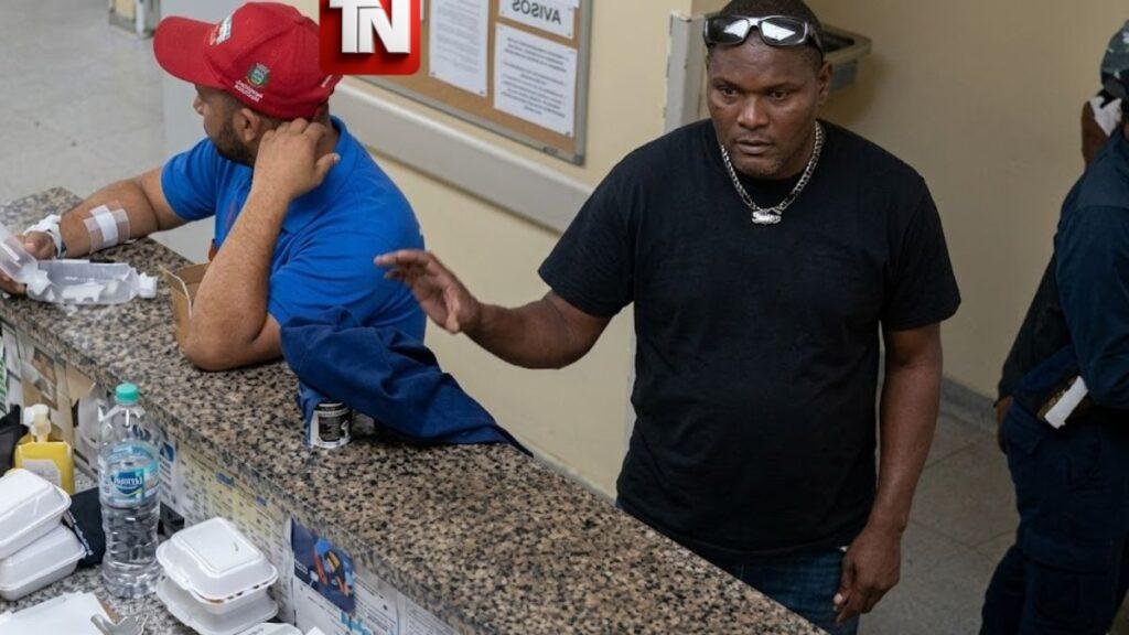 (Video) Robo de sello oficial en área de Emergencia del Hospital Juan Pablo Pina