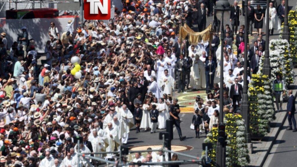 Papa encabeza multitudinarios actos en la capital española