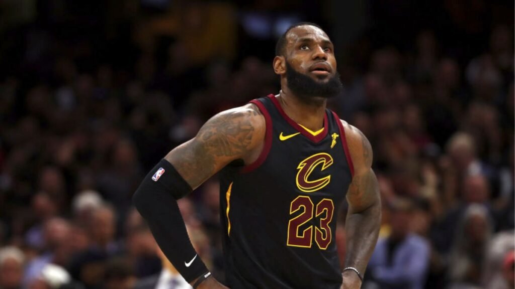 Posible llegada de LeBron a Golden State sacude el mercado y genera expectativa en la NBA