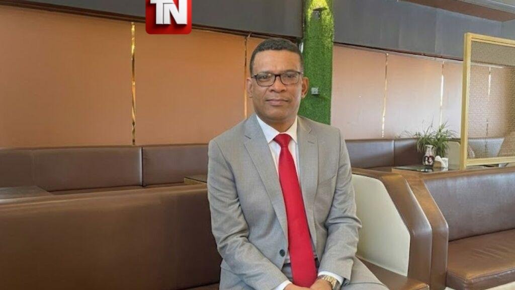 La Democracia Dominicana Control y el Riesgo
