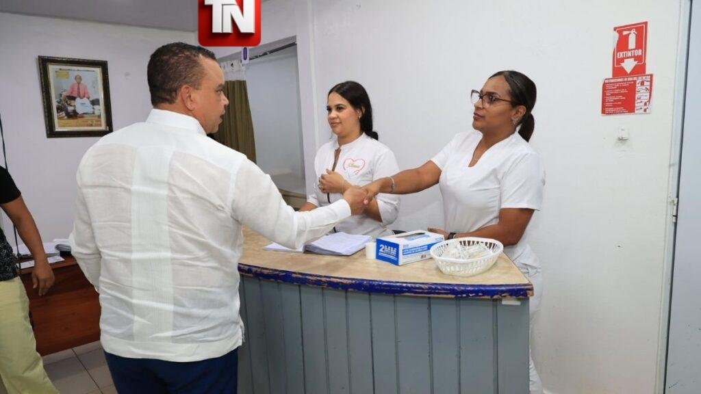 Director del SNS realiza visitas sorpresa a centros de salud de Santiago Oeste y dispone fortalecer la atención médica