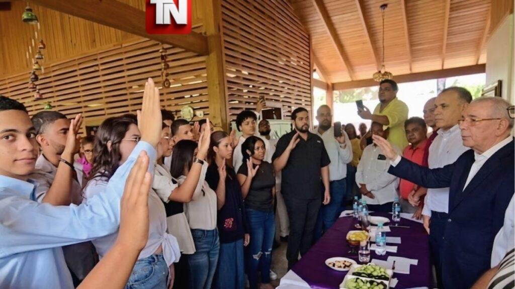 PLD incorpora a decenas de jóvenes al movimiento “Primeros Votantes” en Hermanas Mirabal