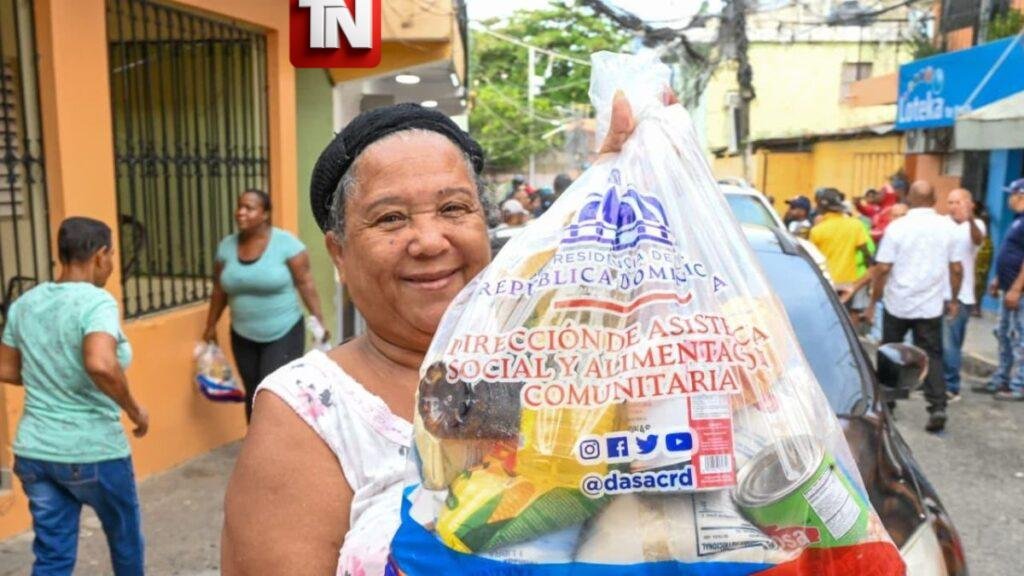 Gobierno impacta a miles de familias de Samaná con inversión de RD$15.8 millones en asistencia social y mejoramiento habitacional a través de DASAC