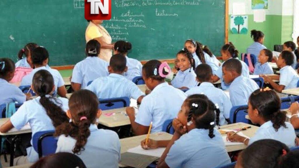 Piden al Ministerio de Educación reevaluar inscripción de niños de padres indocumentados en escuelas públicas