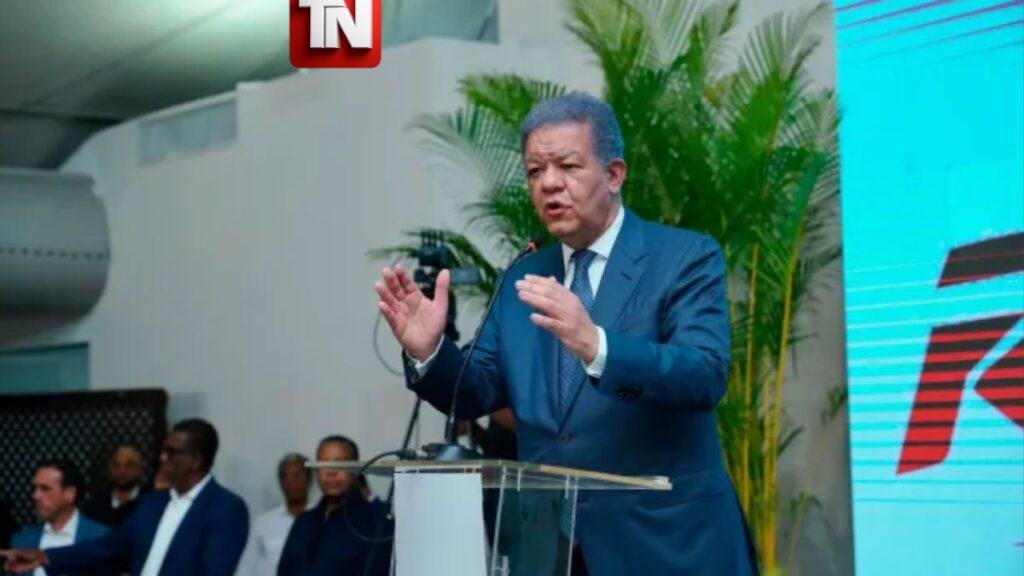 Leonel Fernández afirma que el país necesita un nuevo rumbo ante el “retroceso” que observa