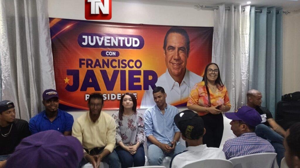 Juventud con Francisco Javier juramenta nuevos jóvenes en Los Alcarrizos