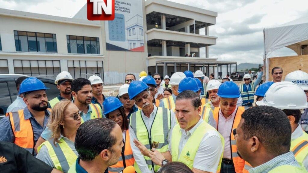 Ministro Jean Luis Rodríguez supervisa construcción del Hospital Traumatológico de San Cristóbal