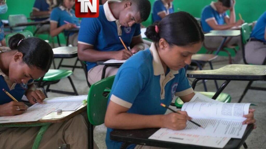 Educación garantiza maestros para el nuevo año escolar mientras la ADP advierte sobre déficit de aulas