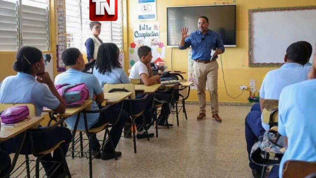 Organizaciones alertan que hasta 500 mil estudiantes podrían quedar fuera de las aulas por falta de cupos