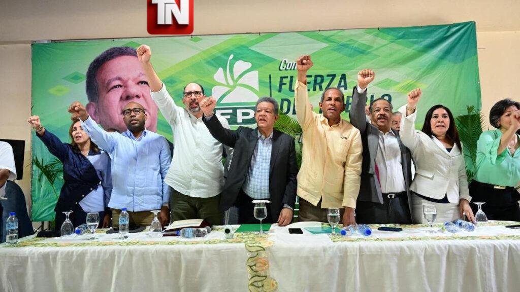 Leonel Fernández lidera asambleas provinciales de la Fuerza del Pueblo