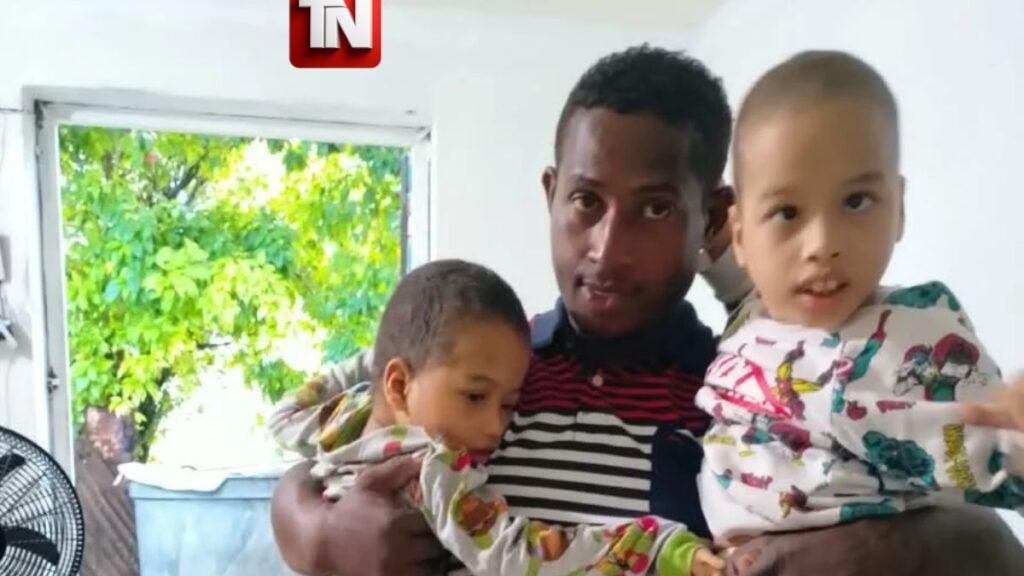 (VIDEO) Padre Soltero Lucha con Amor y Dedicación por el Bienestar de Sus Dos Hijos en Condición Especial en Santo Domingo