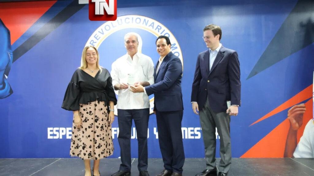 Abinader rechaza renuncia de Manuel Conde a la dirección de la Escuela de Formación Política